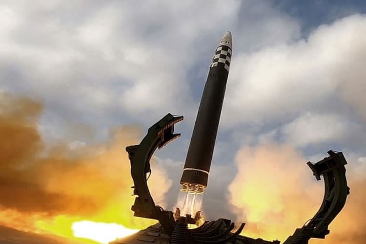 Korea Utara Luncurkan Rudal Balistik 